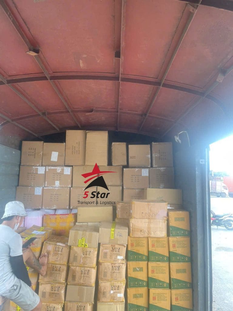 Dịch Vụ Vận Chuyển Tàu Hoả Bắc Nam - Giải Pháp An Toàn, Tiết Kiệm Trong Năm 2026 3 Vận chuyển tàu hoả Bắc Nam
