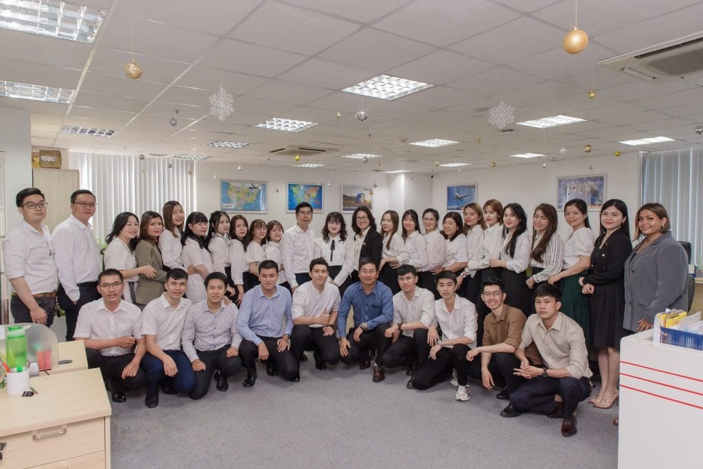 10 Công Ty Khai Thuê Hải Quan Tham Khảo Cho Doanh Nghiệp: Tiêu Chí Lựa Chọn Và So Sánh 6 Đội ngũ nhân viên của Vestal Shipping tại chi nhánh HCM