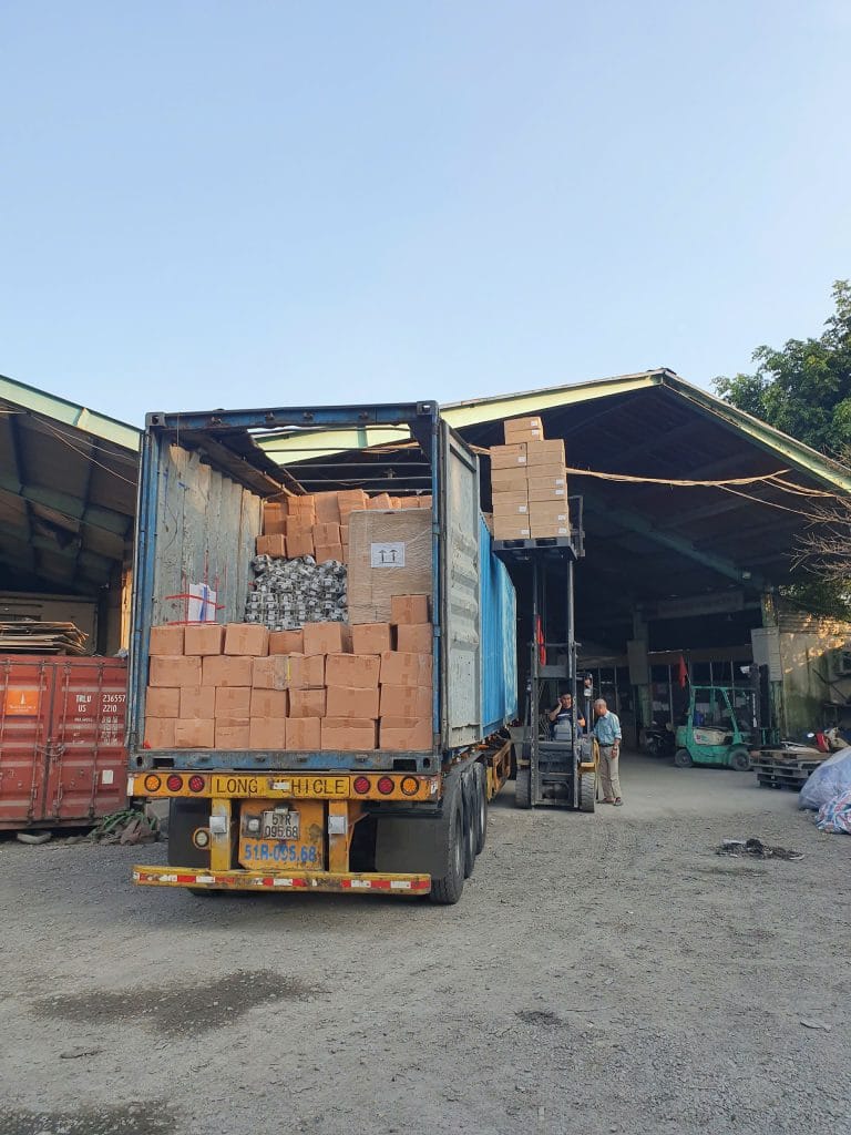 5startrans chuyên dịch vụ gom hàng lẻ - hàng ghép vận chuyển Bắc Nam bằng xe container