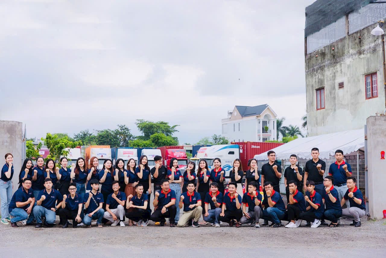 CTy Vận Tải Toàn Cầu Năm Sao - Dịch Vụ Vận Tải - Khai Hải Quan Uy Tín 3 z4798177098625_5af3b6465322651e95a838570b7cd6b8