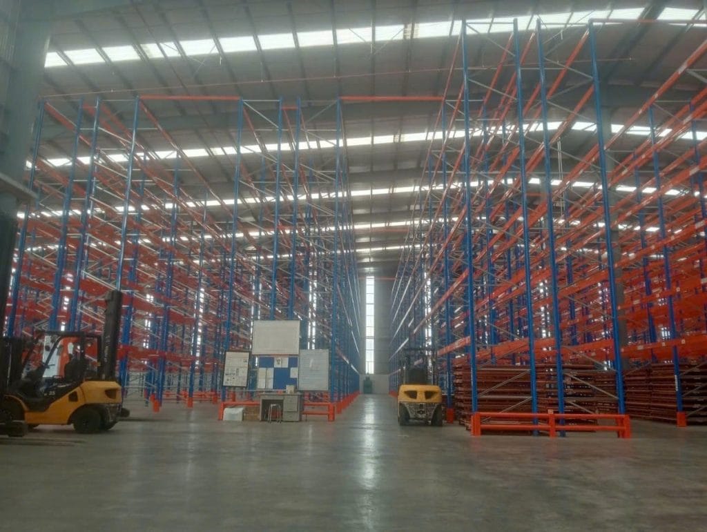 Kho Lưu Hàng Tạm Cho Hàng Nhập Khẩu: Nên Chọn Kho Thường hay Kho Ngoại Quan? 2 Kho cho hàng nhập khẩu trong năm 2026